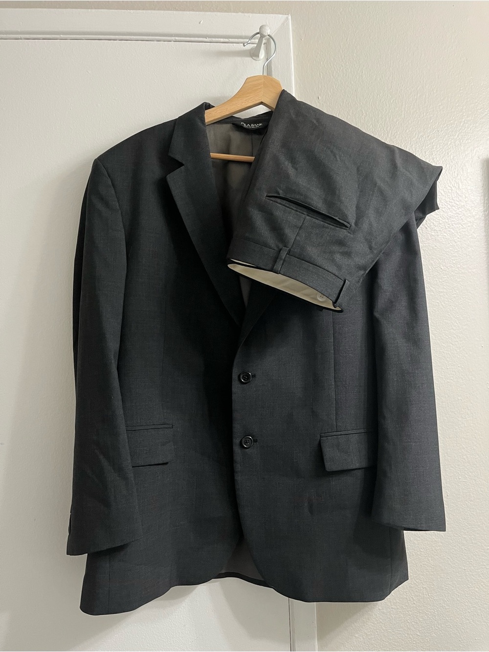 Jos. A. Bank Men's Dark Gray Two-Piece Suit 34w pants